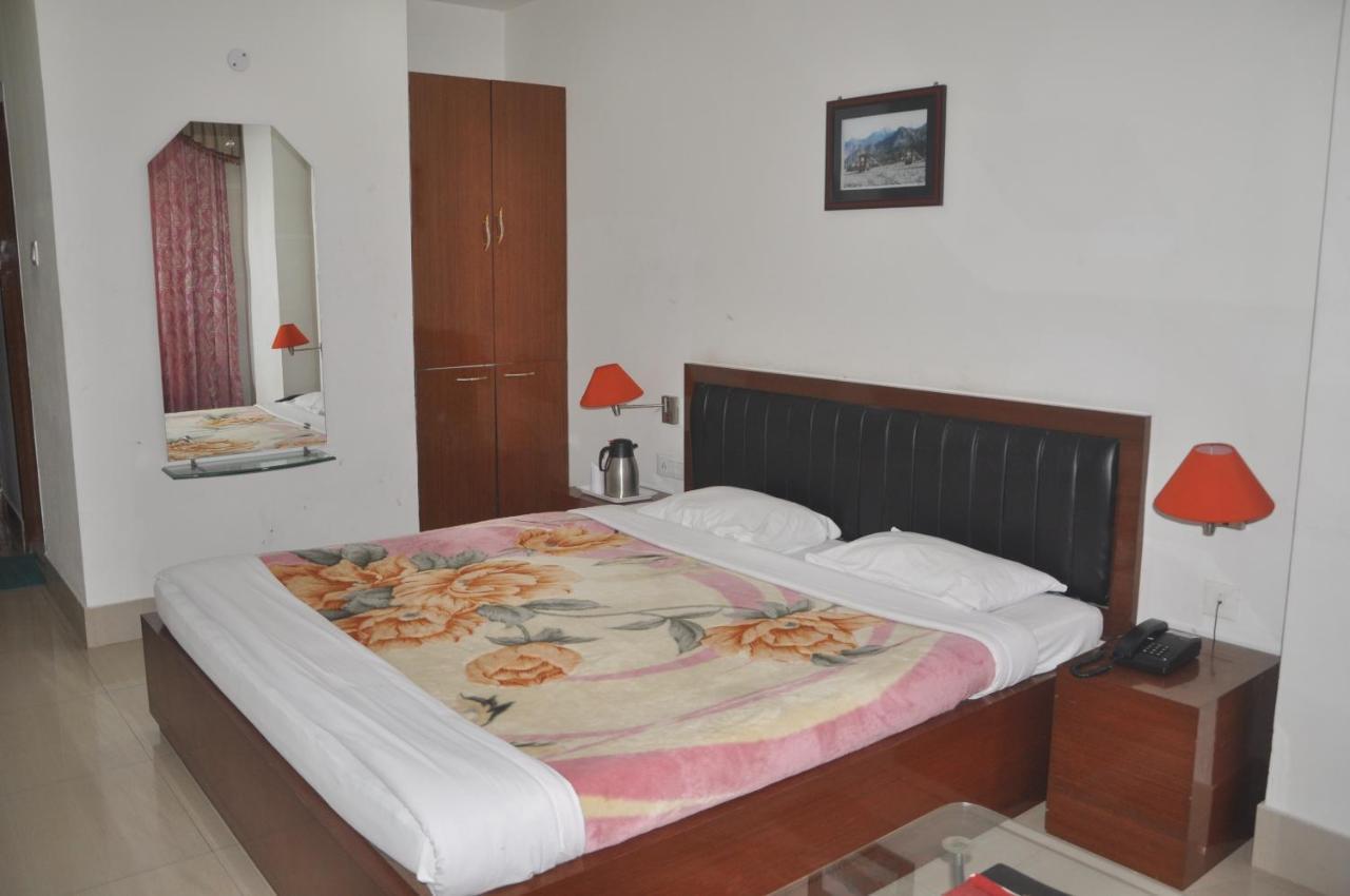 Hotel Dooars Mountain Alipur Duar ภายนอก รูปภาพ