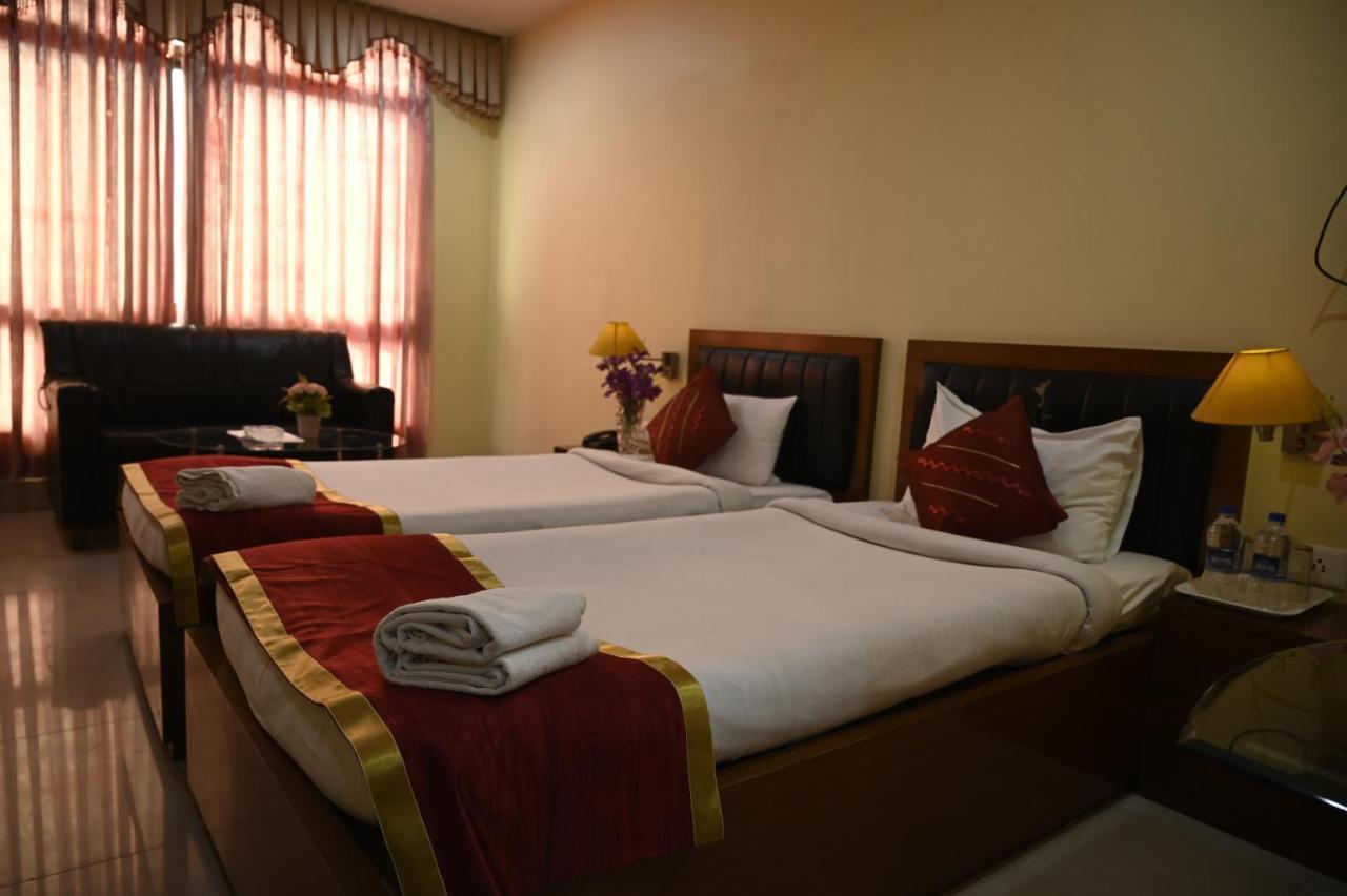 Hotel Dooars Mountain Alipur Duar ภายนอก รูปภาพ