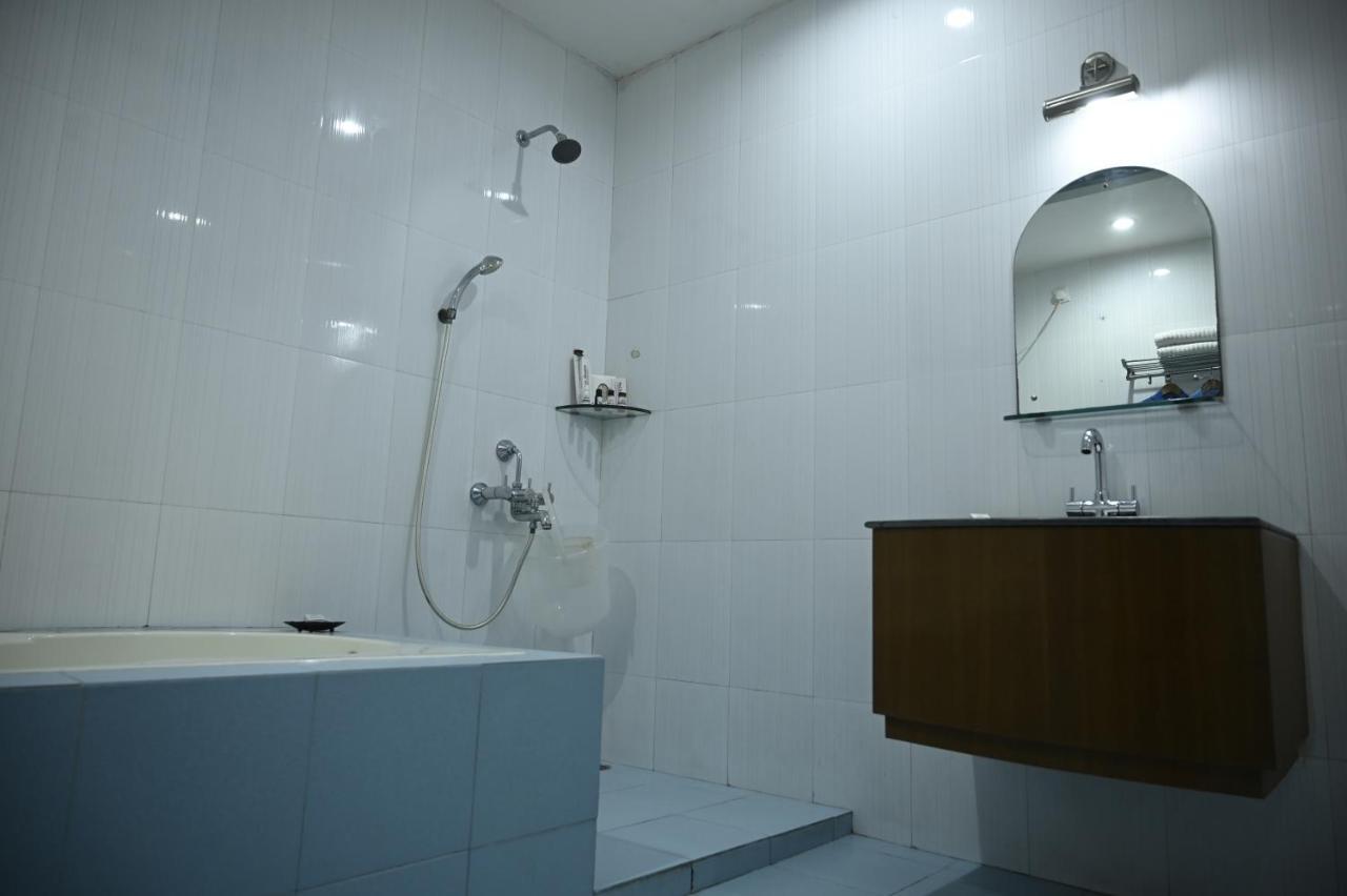 Hotel Dooars Mountain Alipur Duar ภายนอก รูปภาพ
