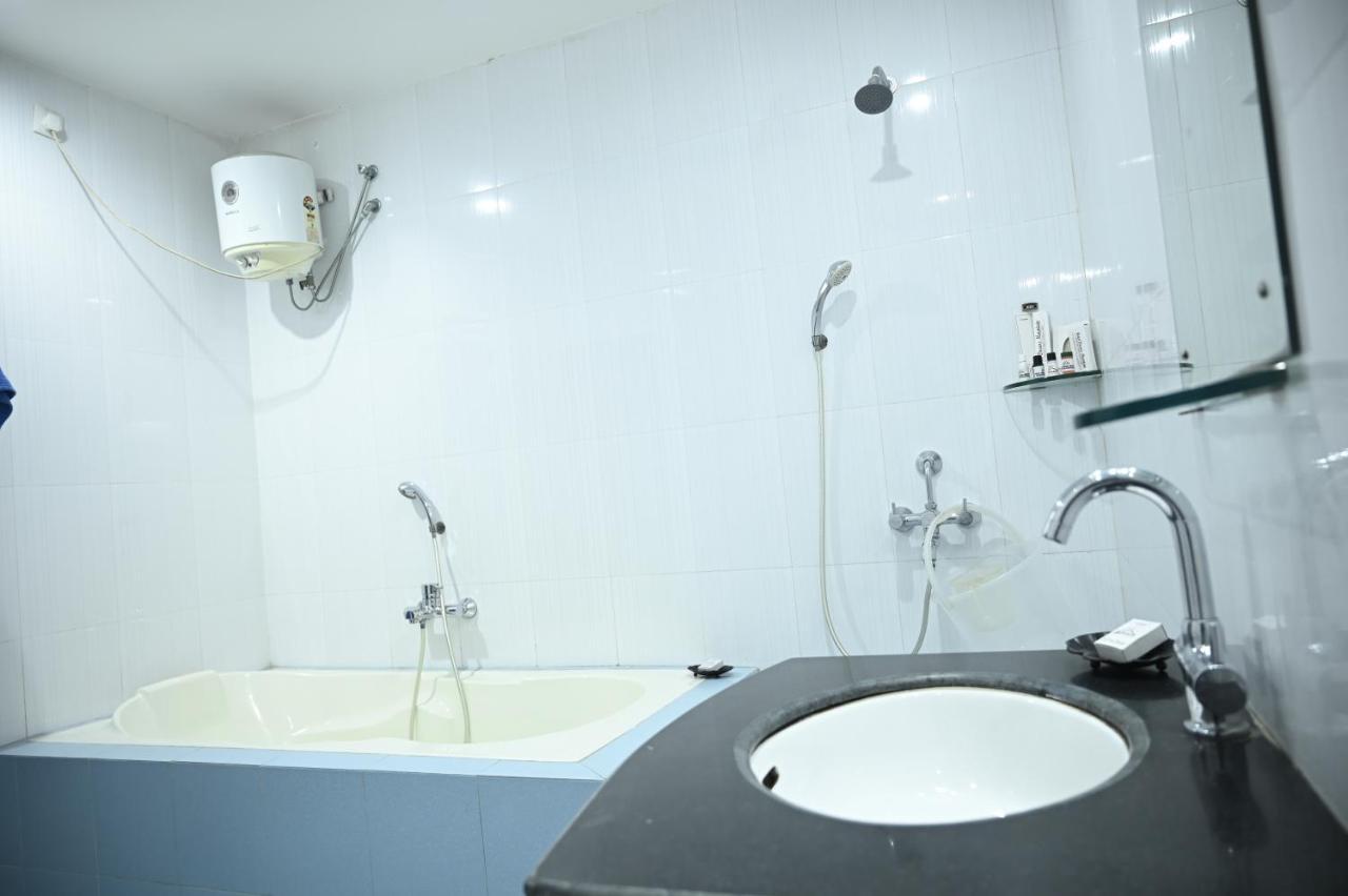 Hotel Dooars Mountain Alipur Duar ภายนอก รูปภาพ