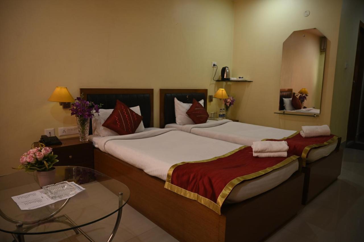 Hotel Dooars Mountain Alipur Duar ภายนอก รูปภาพ