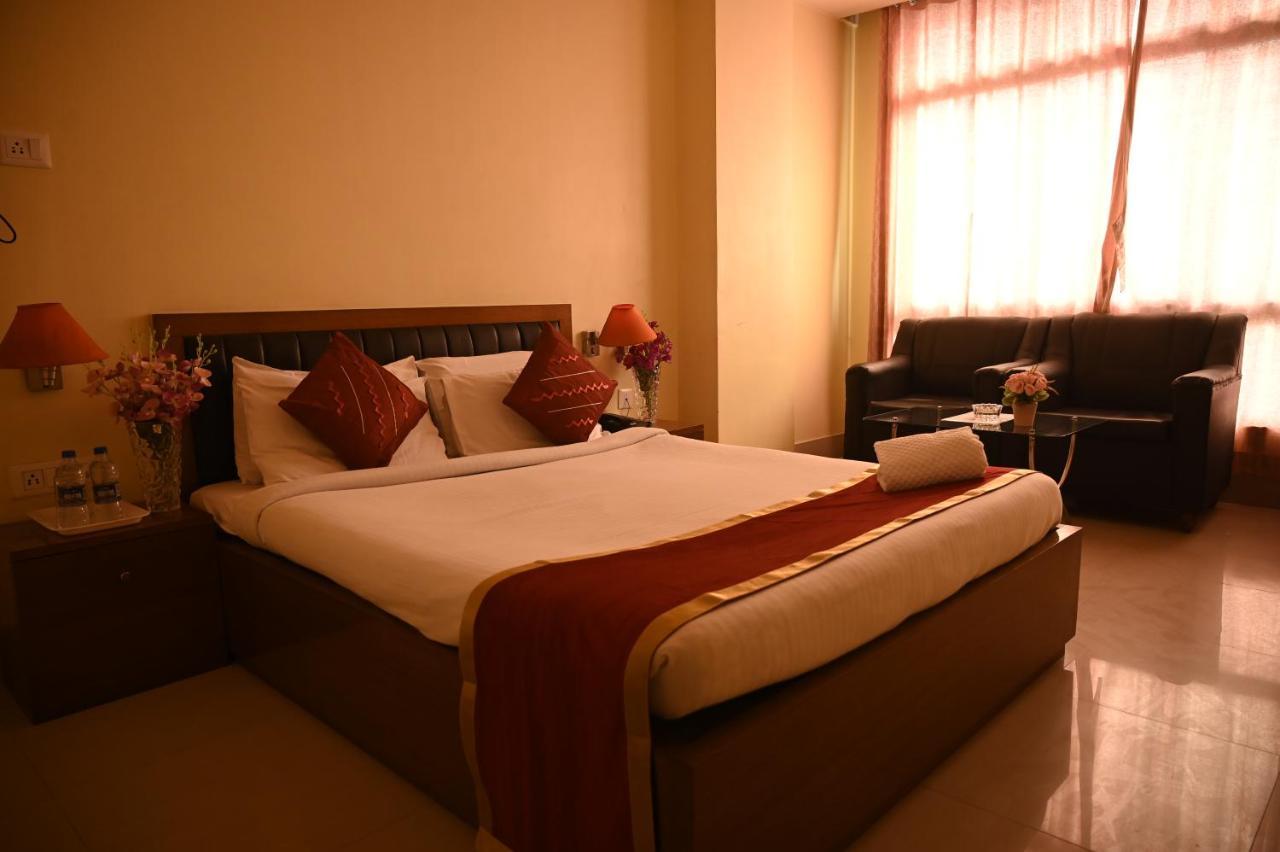 Hotel Dooars Mountain Alipur Duar ภายนอก รูปภาพ