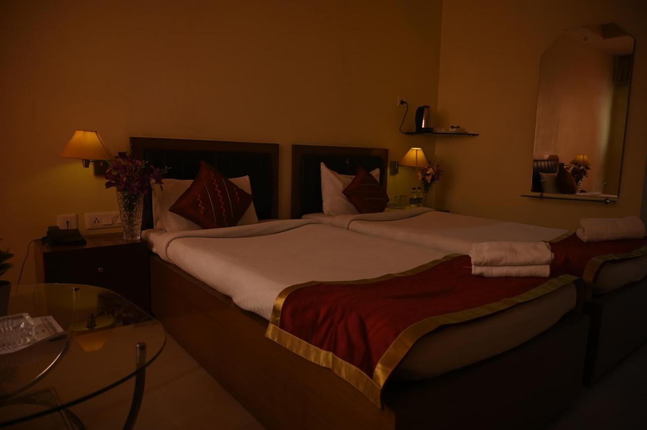 Hotel Dooars Mountain Alipur Duar ภายนอก รูปภาพ
