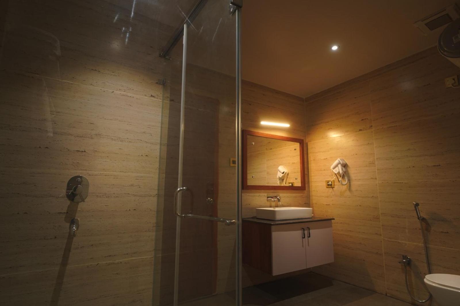 Hotel Dooars Mountain Alipur Duar ภายนอก รูปภาพ
